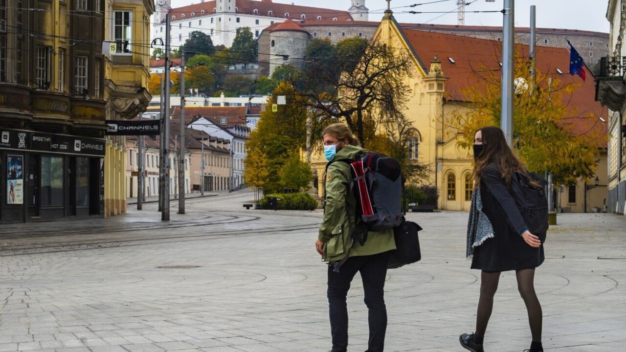 Situácia v Bratislave sa radikálne zhoršuje. Vírus je i v DSS