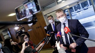 Otvoriť reštaurácie? Môžeme zavrieť nemocnice, hnevá sa Mikulec