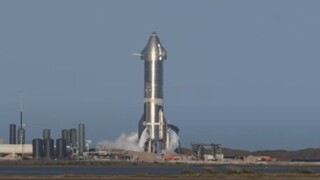 Prelomová kozmická loď Elona Muska po prvý raz odštartovala
