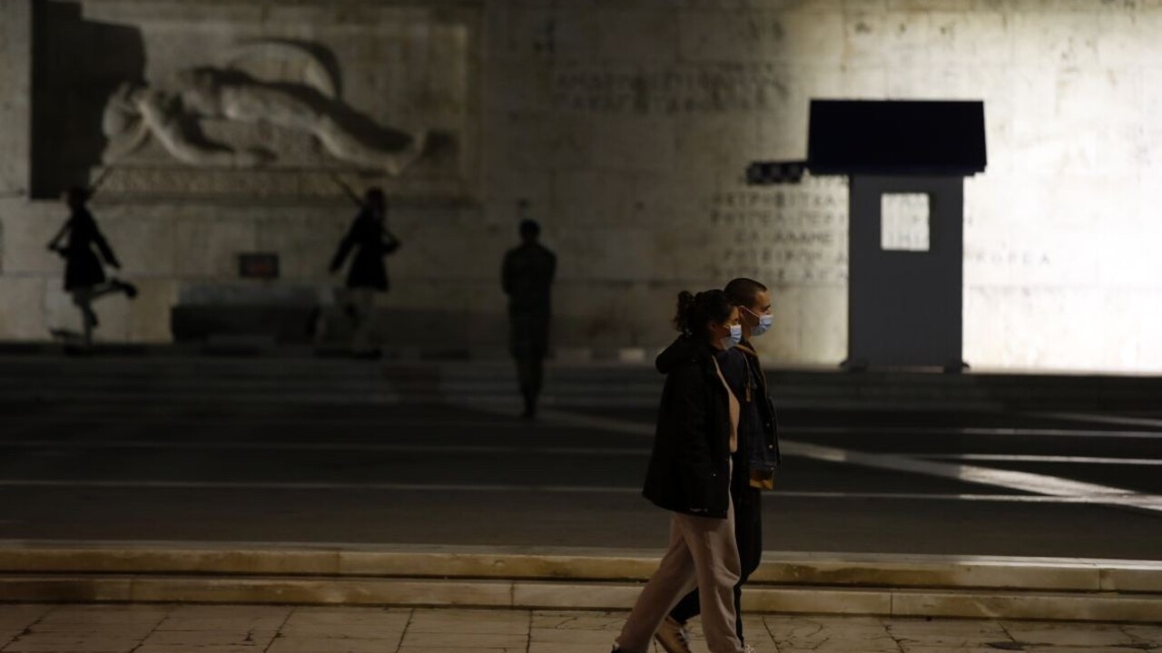 Vírus viac zabíja mužov, majú aj horší priebeh. Čo ochraňuje ženy?