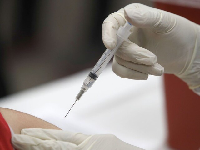 Zastavili vývoj vakcíny, ktorá využívala časť z vírusu HIV