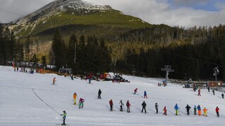 Začali platiť prísnejšie pravidlá pre lyžiarske strediská. Treba test