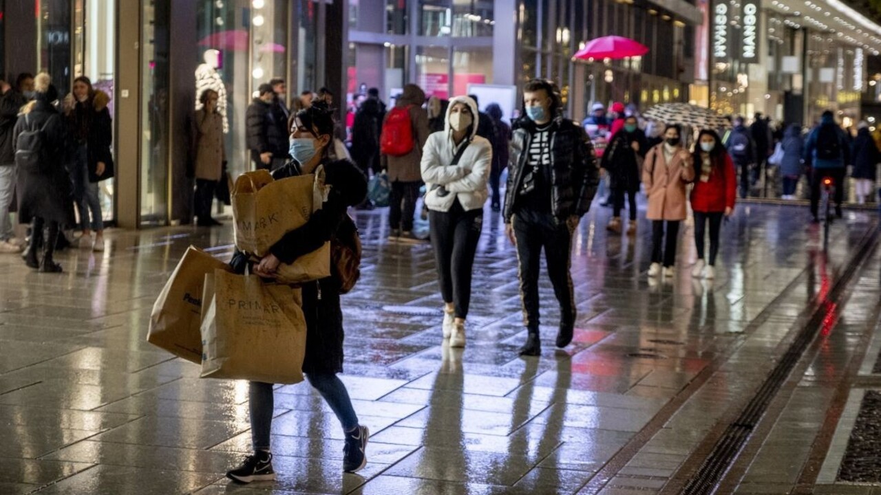 Nenakupujte pred Vianocami, vyzvali Nemcov. Čaká ich lockdown