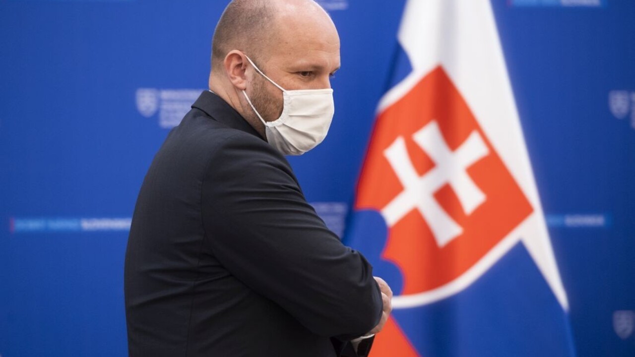 Naď podal pre nebezpečné vyhrážky sedem trestných oznámení