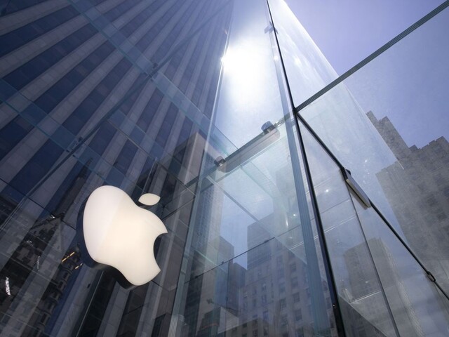 Akcie spoločnosti Apple prudko klesajú. Peking zakázal vládnym úradníkom iPhony