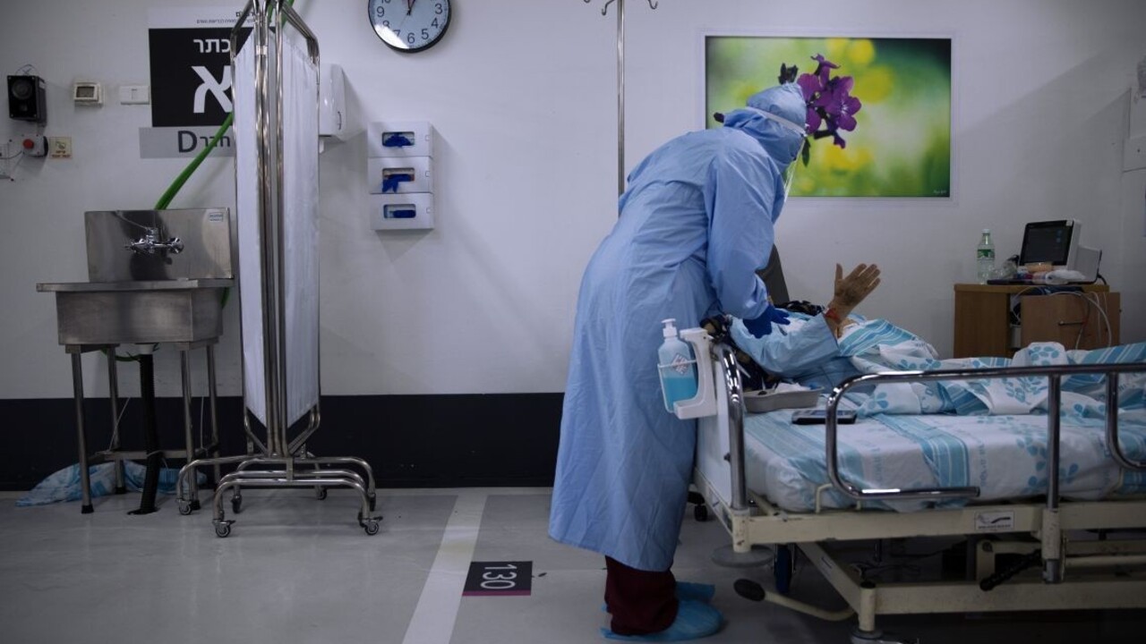 Izrael začína s očkovaním. Premiér Netanjahu bude medzi prvými