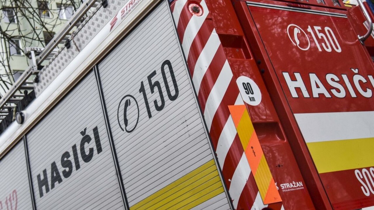 Na východe došlo k hromadnej nehode, vyžiadala si obeť