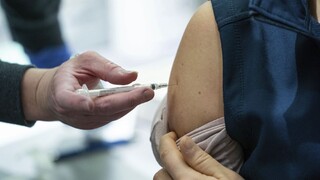 Očkovať začnú už čoskoro. Vakcínu schválila aj Európska komisia