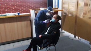 Nová vyhláška zavádza samotrasovanie, pozitívni môžu von