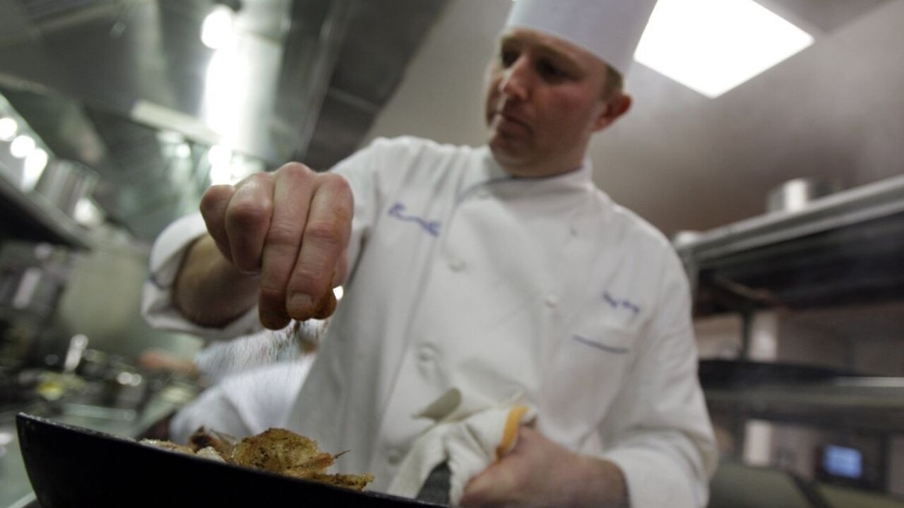 Známy šéfkuchár šíril konšpirácie, Facebook mu zrušil stránku