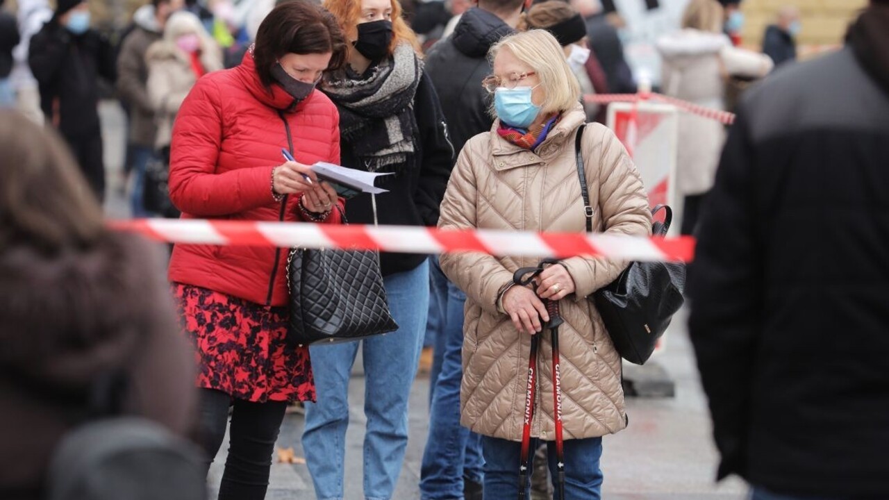 Šéf WHO sa prihovoril ľuďom, pripomína nádej v podobe vakcíny