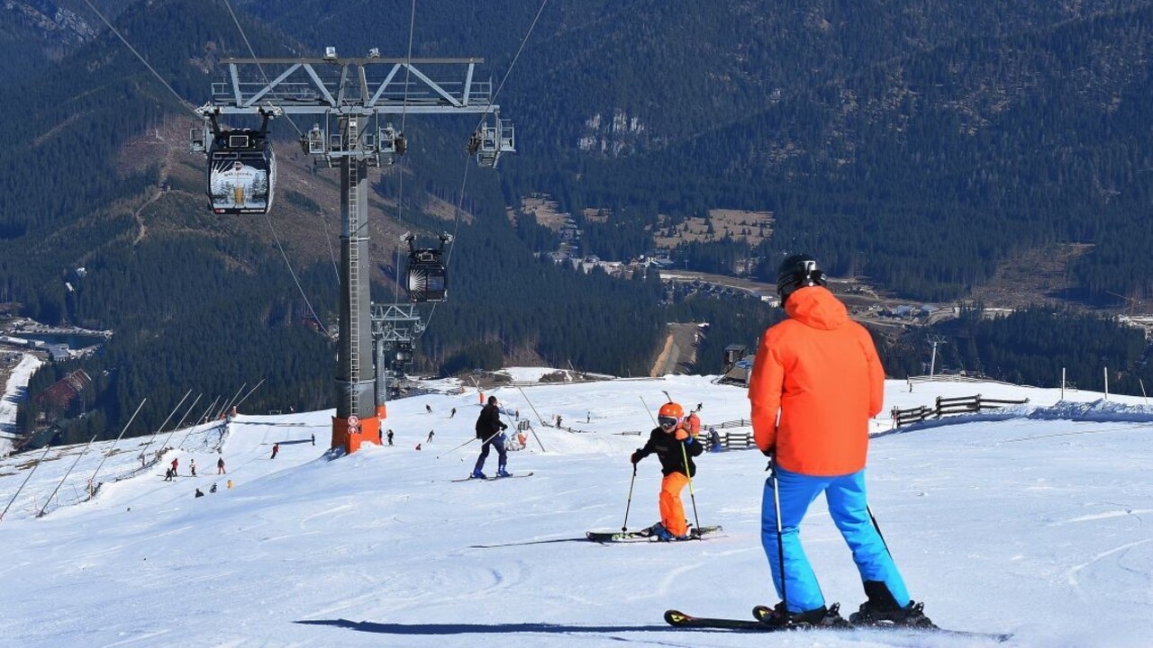 Na zjazdovkách vznikajú problémy, strediská menia pravidlá