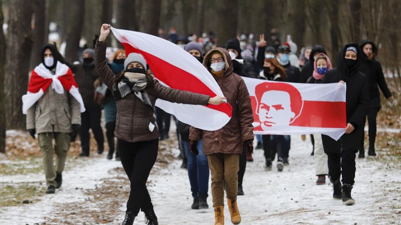 V Bielorusku pokračovali protestné akcie. Zatkli aj Deda Mráza