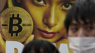 Bitcoin stále láme rekordy, atakuje hranicu 28 tisíc dolárov