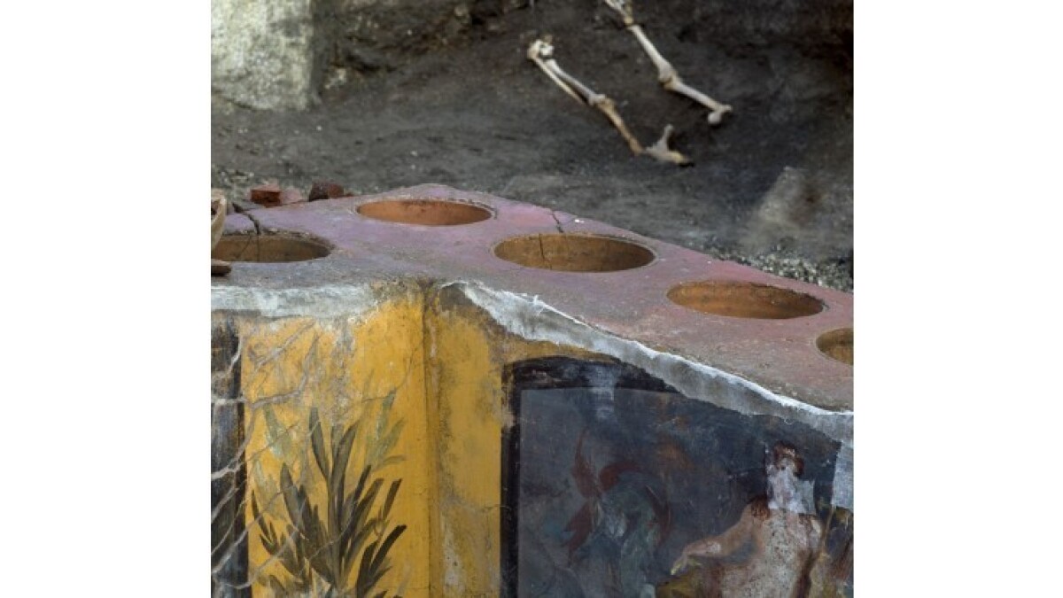 italy-pompeii-fast-food-69012-8d4dacbc1f4149978532e7d25a4595d4_6947665a.jpg