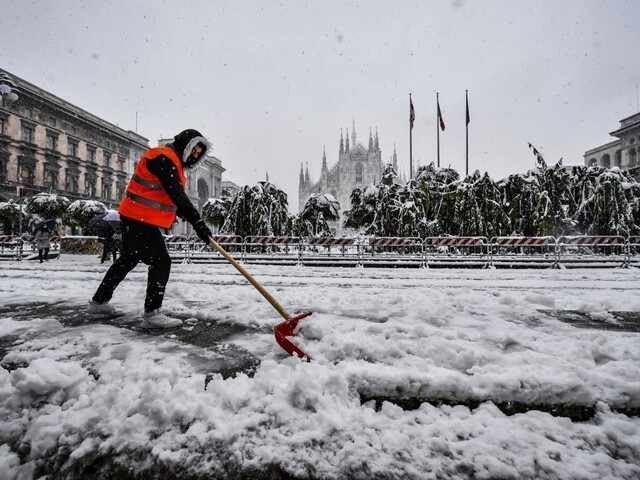 Miláno zažíva neobvyklé počasie, napadlo 20 centimetrov snehu
