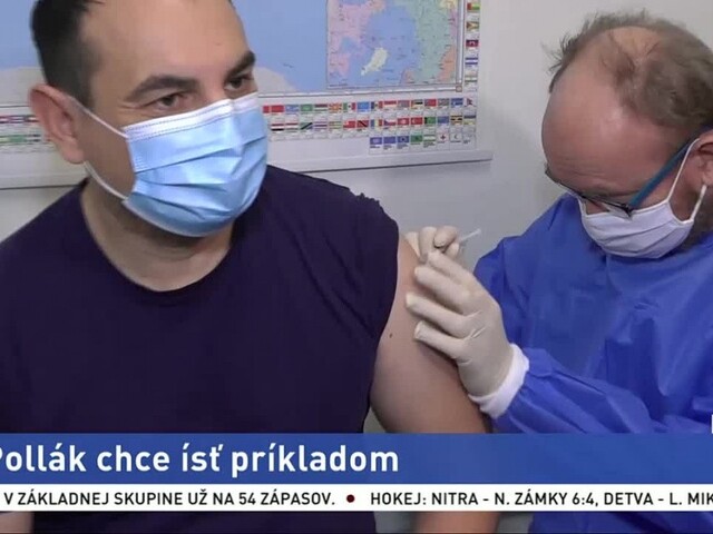 Pollák sa nechal zaočkovať. Vyvracia hoaxy, ktorým Rómovia veria