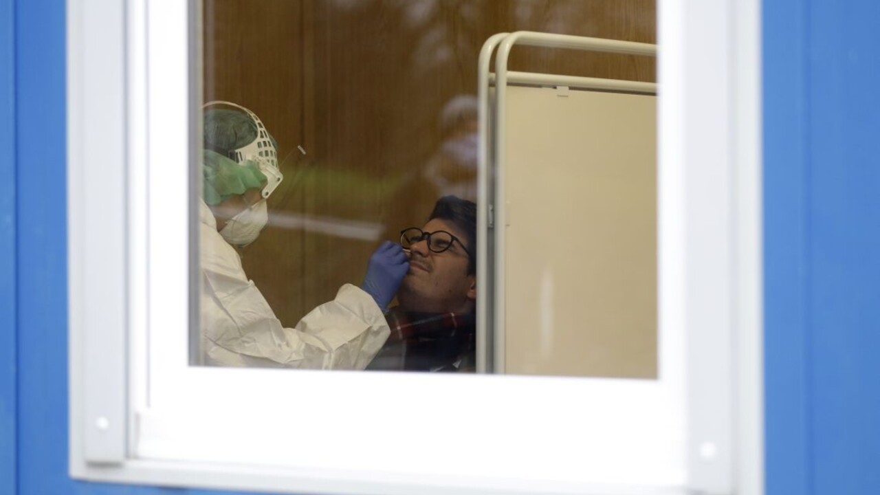 Bude ešte horšie, v Česku hlásia rekordný počet nakazených