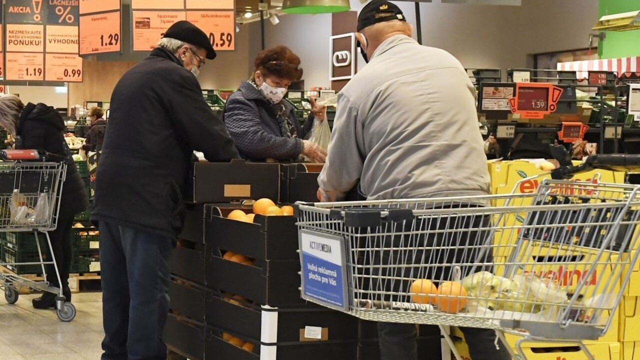 Plánujete koncoročný nákup? Vyhradené hodiny sa skracujú