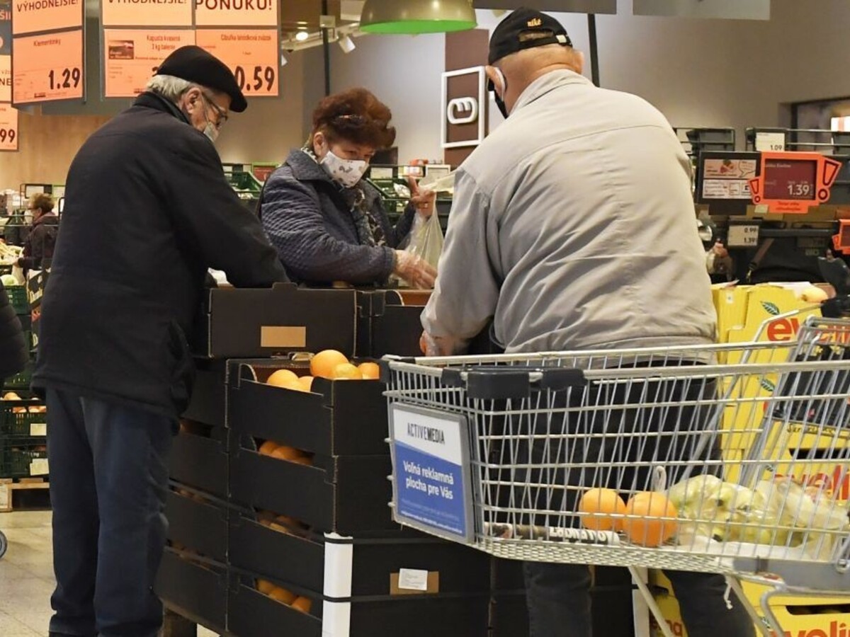 Plánujete koncoročný nákup? Vyhradené hodiny sa skracujú