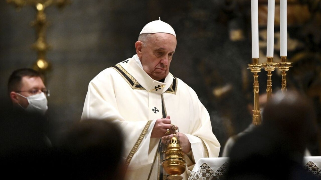 Pápež nebude celebrovať novoročnú omšu. Má zdravotné problémy