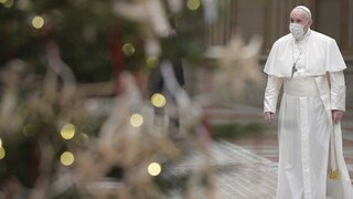 Rok pokoja a nádeje? Pápež po problémoch viedol modlitby