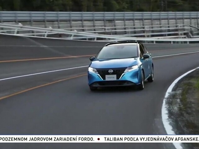 Motoring: Vlajková loď Mercedesu a novinky zo sveta automobilov