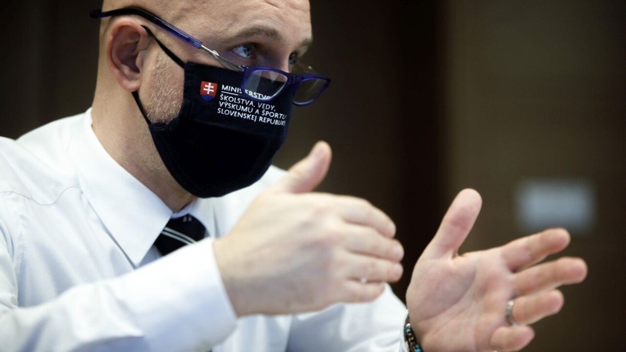 Gröhling chce spájať vysoké školy, vyčlení na to balík peňazí