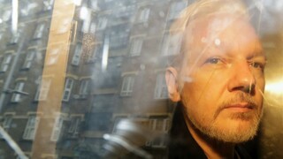Dostane sa na slobodu? Zakladateľa WikiLeaks odmietli vydať do USA