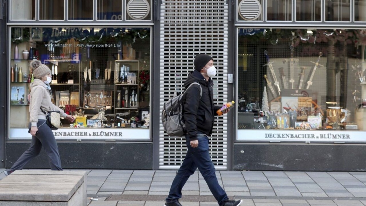 Mutáciu vírusu potvrdili v Rakúsku, nakazení sú aj Slováci