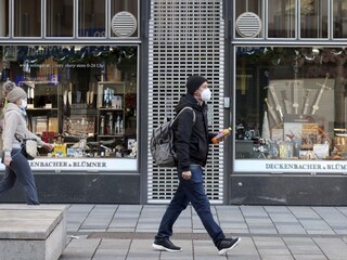 Mutáciu vírusu potvrdili v Rakúsku, nakazení sú aj Slováci