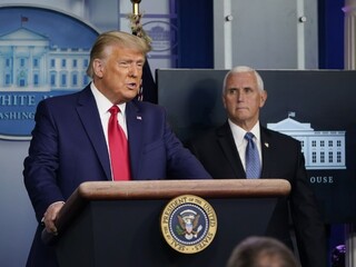 Nikdy prehru nepriznám, vyhlásil Trump. Nevyhovie mu ani Pence