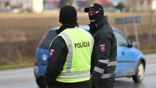 Polícia sprísňuje opatrenia, dôvodom je aj Lučanského pohreb