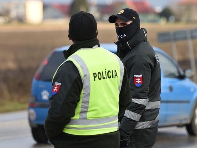 Polícia sprísňuje opatrenia, dôvodom je aj Lučanského pohreb