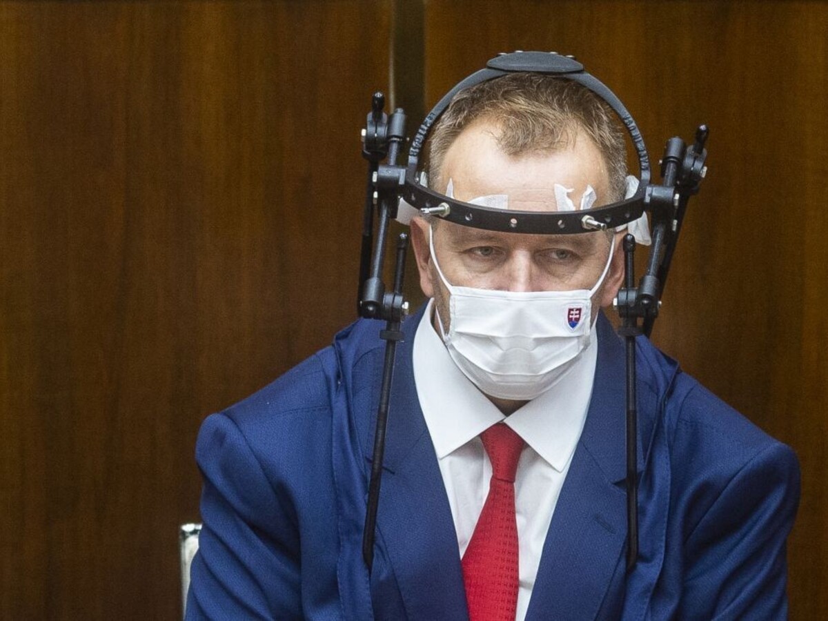 Netancujte na hrobe Lučanského, žiada Kollár. Kolíkovej verí