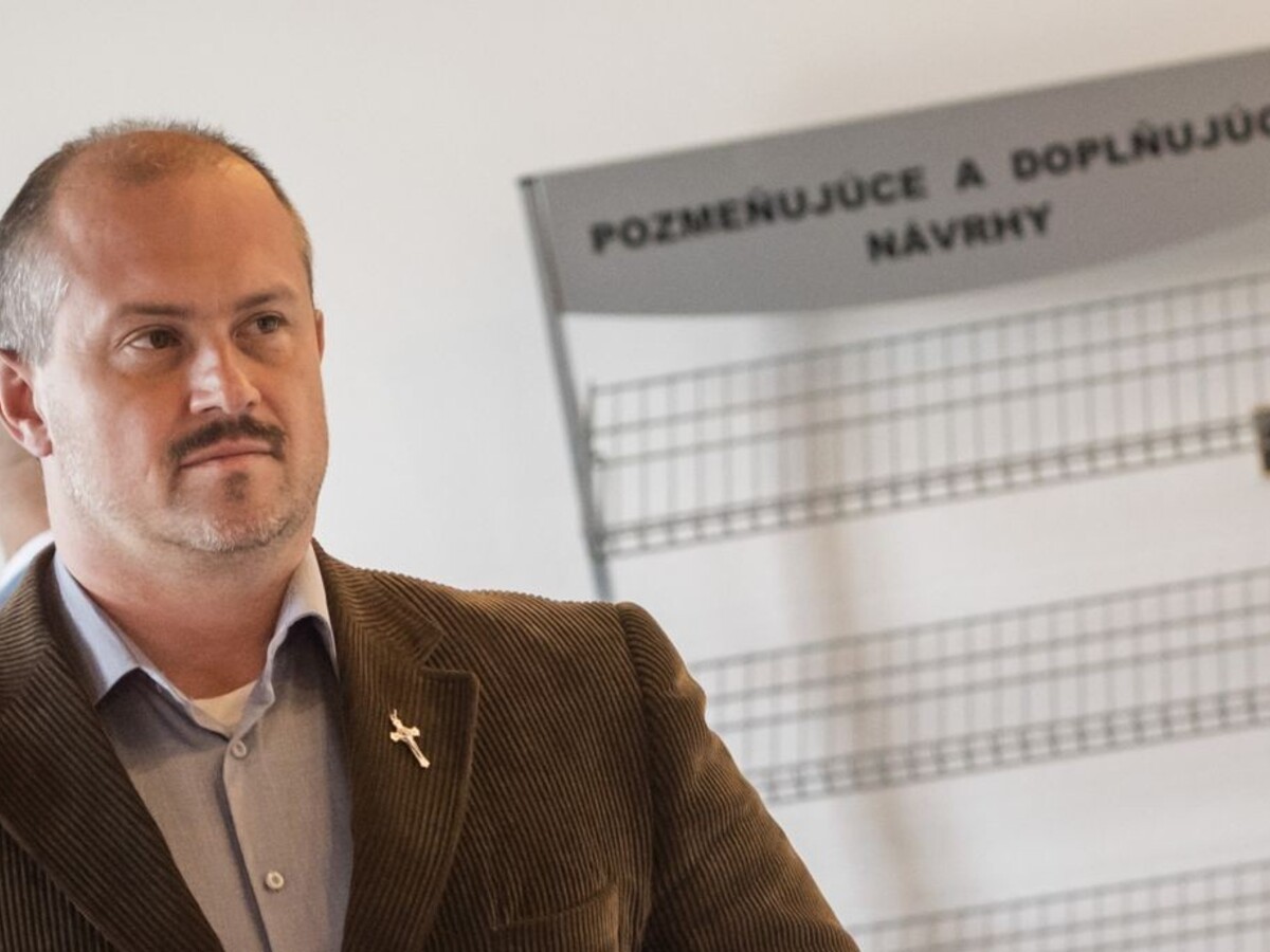 Kotlebovci chcú zmazať zákony proti fašistom. Arogantné, tvrdí SaS