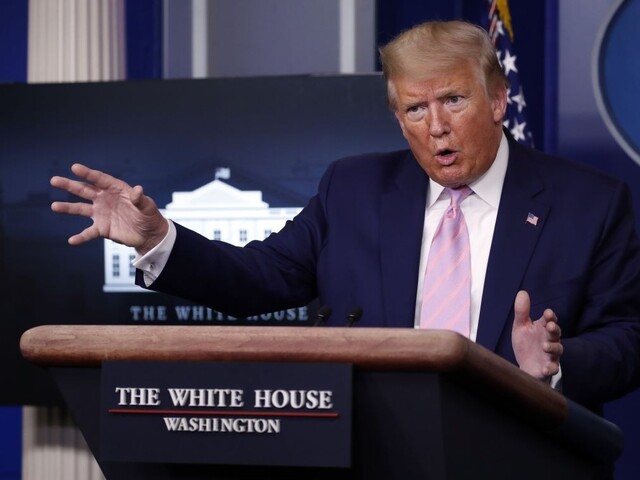 Trump sa na inauguráciu Bidena nechystá, oznámil to na Twitteri