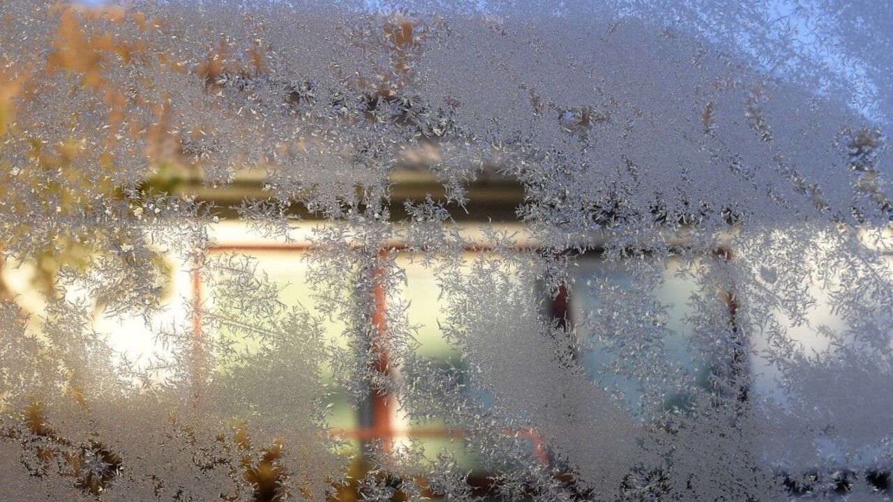 Príde skutočná zima. Čakajú nás celodenné mrazy, avizuje SHMÚ