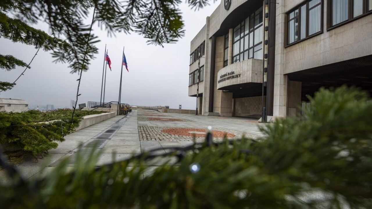 Predĺženie núdzového stavu musí ešte odobriť parlament