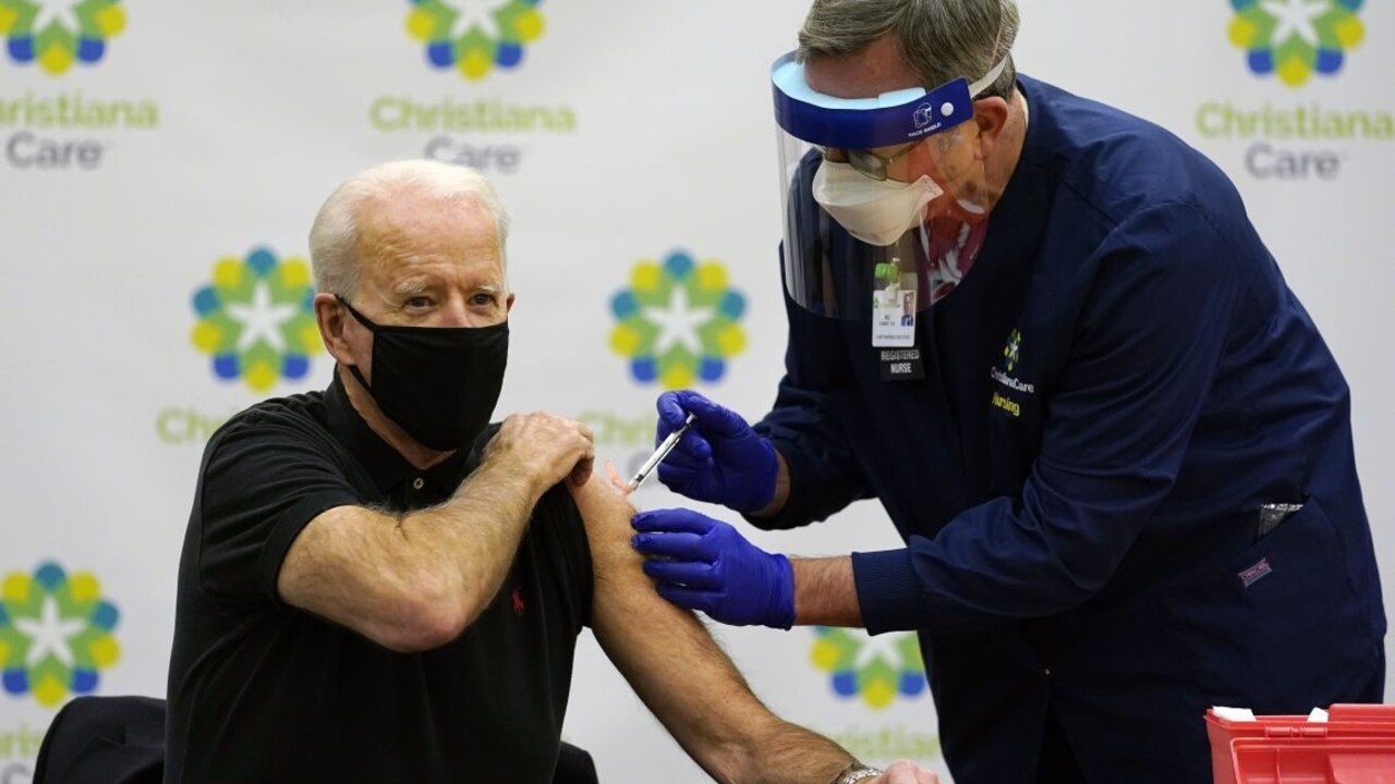 Biden dostal druhú dávku vakcíny, opäť v priamom prenose