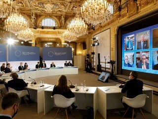 Lídri sľúbili na boj s klimatickou krízou miliardy, zaznela aj kritika