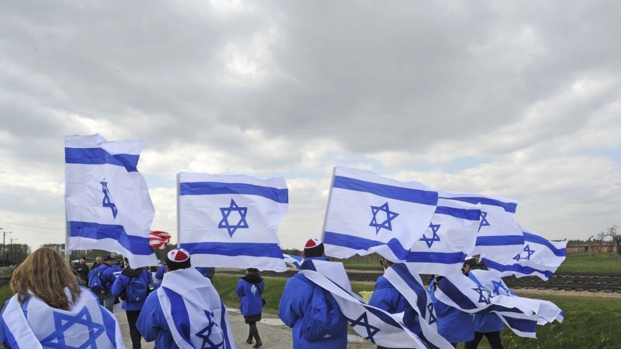 Izrael chce ochrániť pred nákazou všetkých, ktorí prežili holokaust
