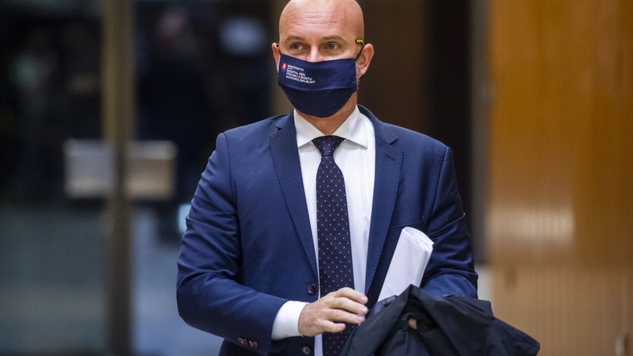 Zákon o VŠ sa rieši. Gröhling sa svojho titulu neplánuje vzdať