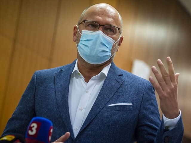 Vláda hodiny rokovala o pandémii. Riešenie bude kompromisom