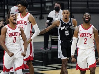 NBA: Houston zdolal San Antonio, Warriors Curryho body nestačili