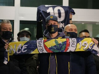 Arsenal sa zbavil Özila, stredopoliar podpísal zmluvu s Fenerbahce