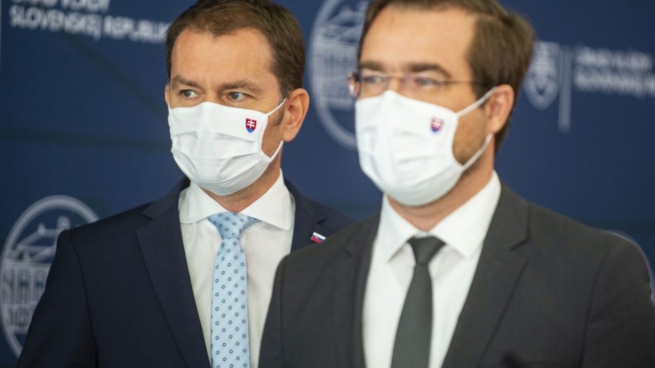 Nakúpili sme milióny vakcín. Bude ich dostatok, ubezpečil premiér