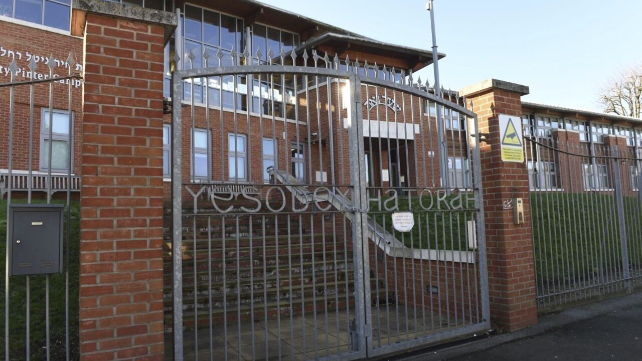 Svadba počas prísneho lockdownu. V hale sa tlačilo 400 hostí