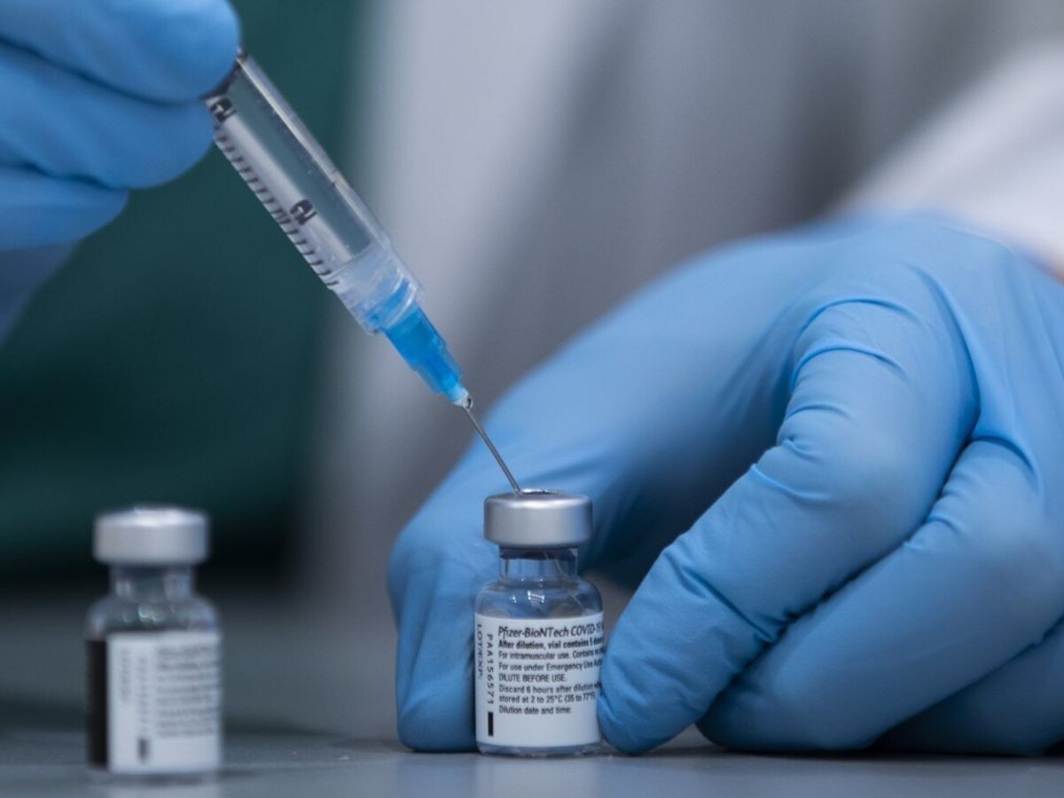 Do chudobných štátov dodajú milióny dávok vakcín od Pfizeru