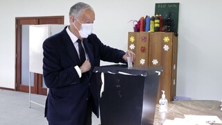 Portugalský prezident s jasným náskokom obhájil svoj mandát
